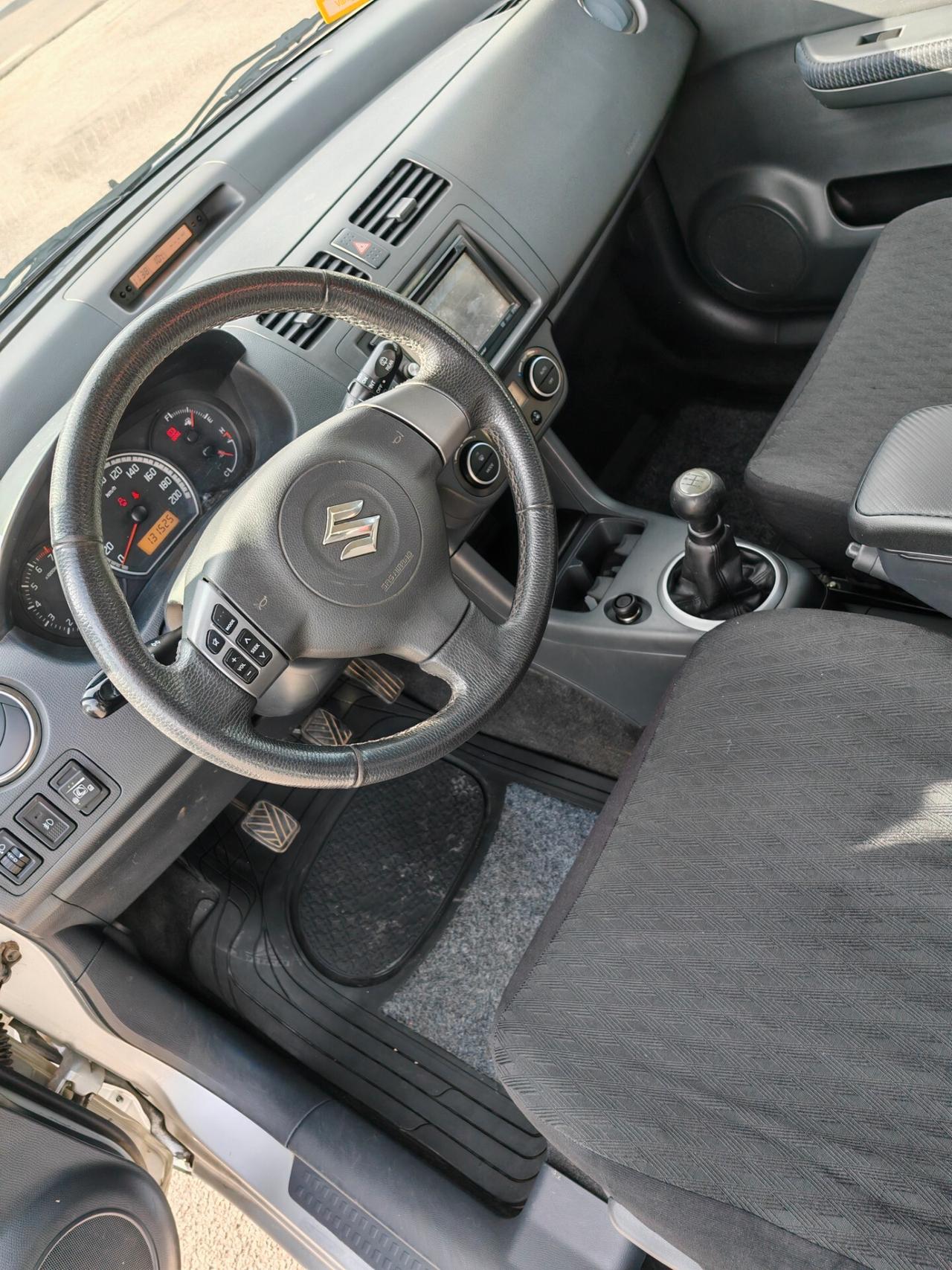 Suzuki Swift 1.3 4x4 5p. GL