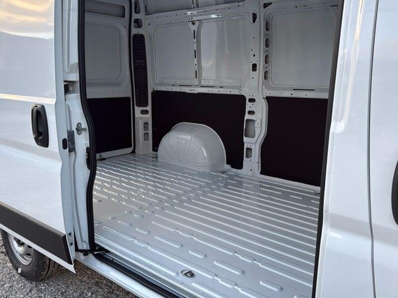 Peugeot Boxer Boxer 335 2.2 BlueHDi 140 S&S PLM-TA Furgone