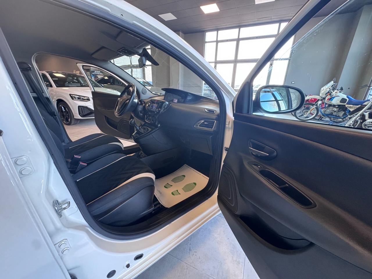 LANCIA YPSILON 1.3 MJET GOLD