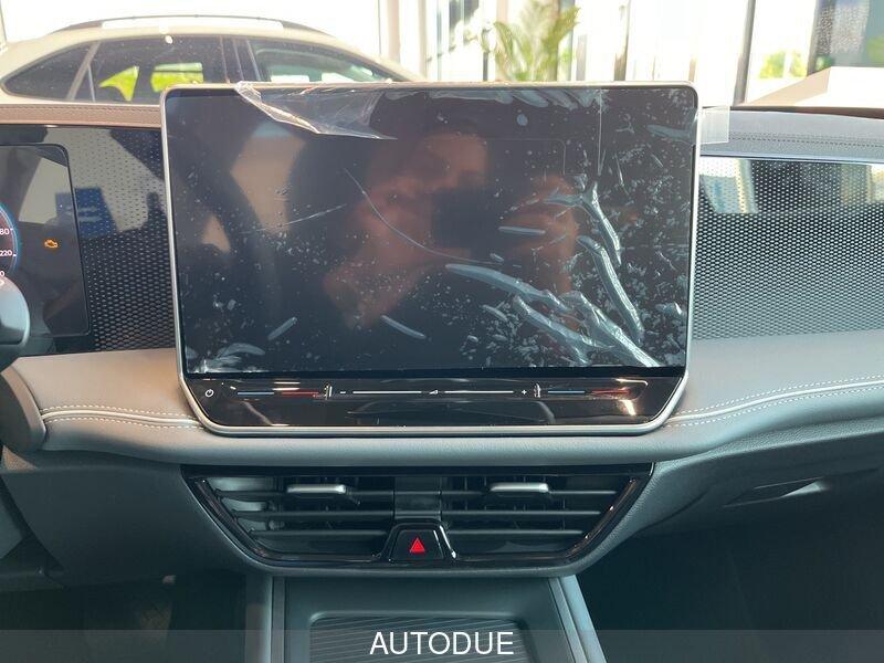 Volkswagen Passat 1.5 TSI EHYBRID BUINESS DSG 204 C MY 24