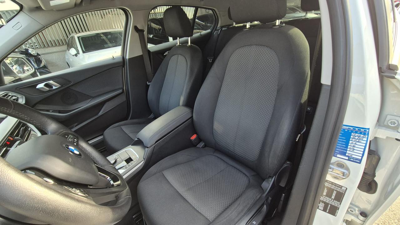 Bmw 116 116d 5p. Business Advantage