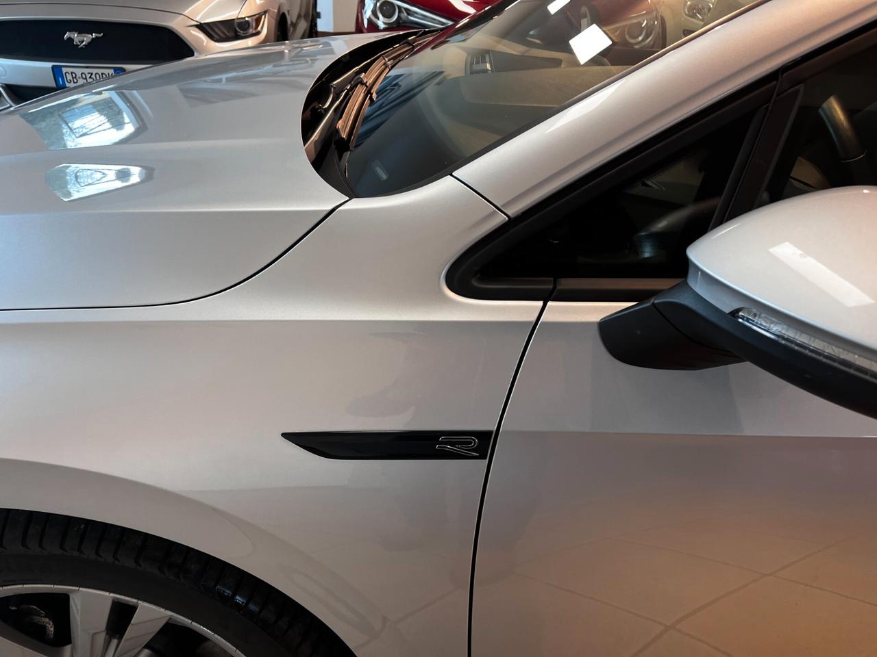 Volkswagen Golf 1.5 eTSI 150 CV EVO ACT DSG R-Line