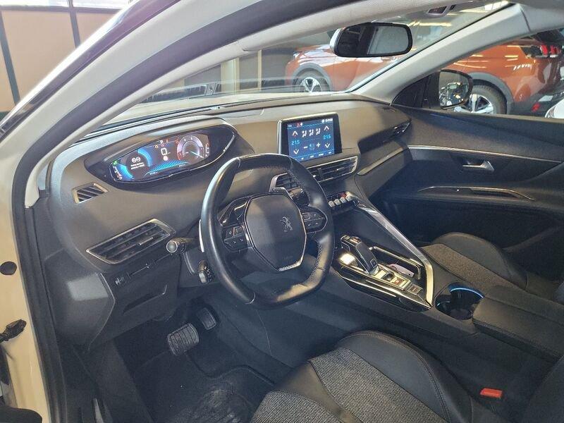 Peugeot 3008 BlueHDi 130 EAT8 S&S Allure
