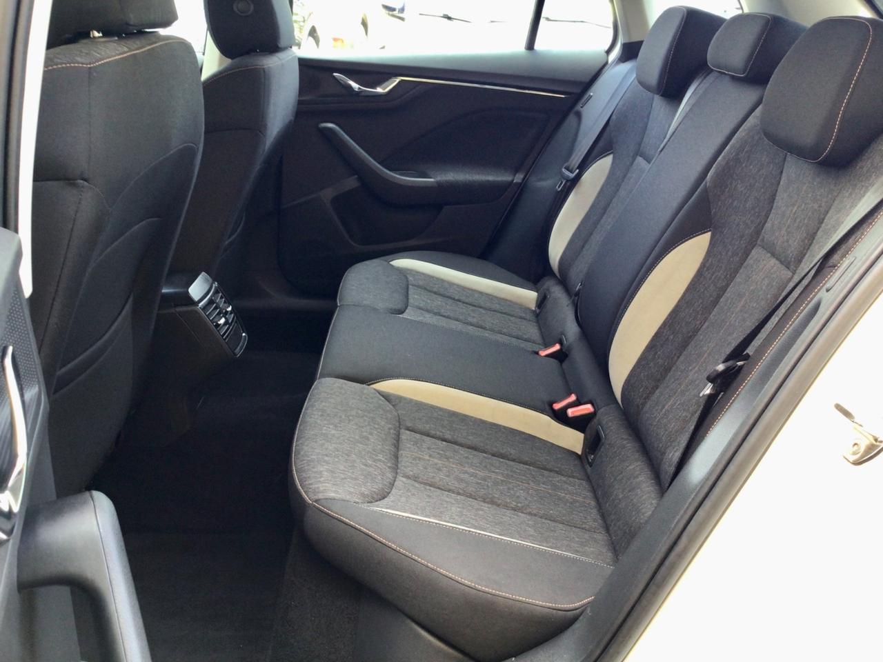 Skoda Kamiq 1.0 TSI 110 CV DSG Style Cambio Automatico