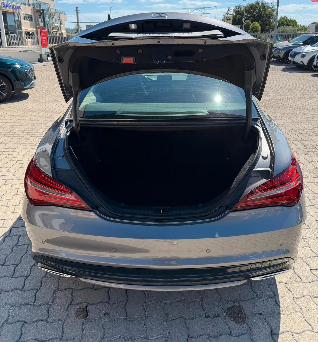 Mercedes-benz CLA 180 d Premium