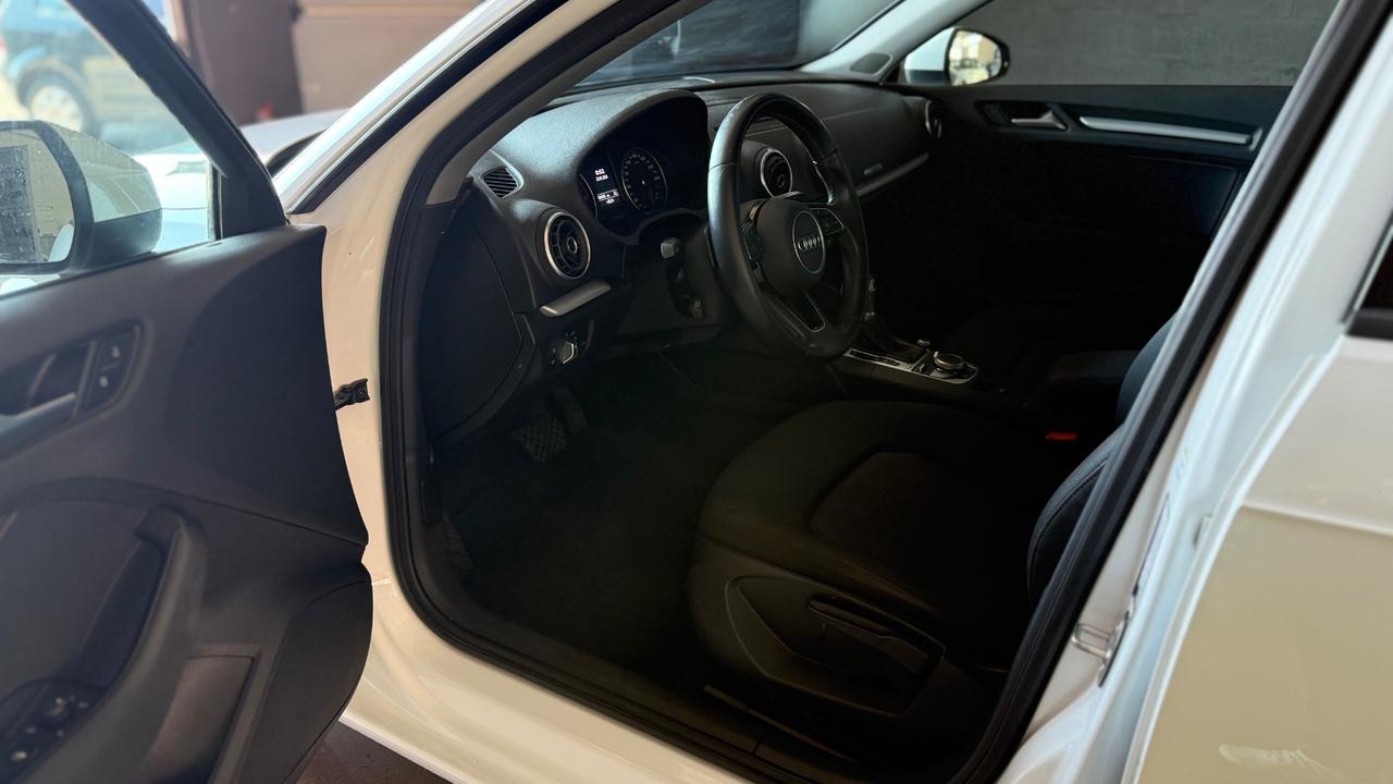 Audi A3 SPB 1.6 TDI S tronic Sport