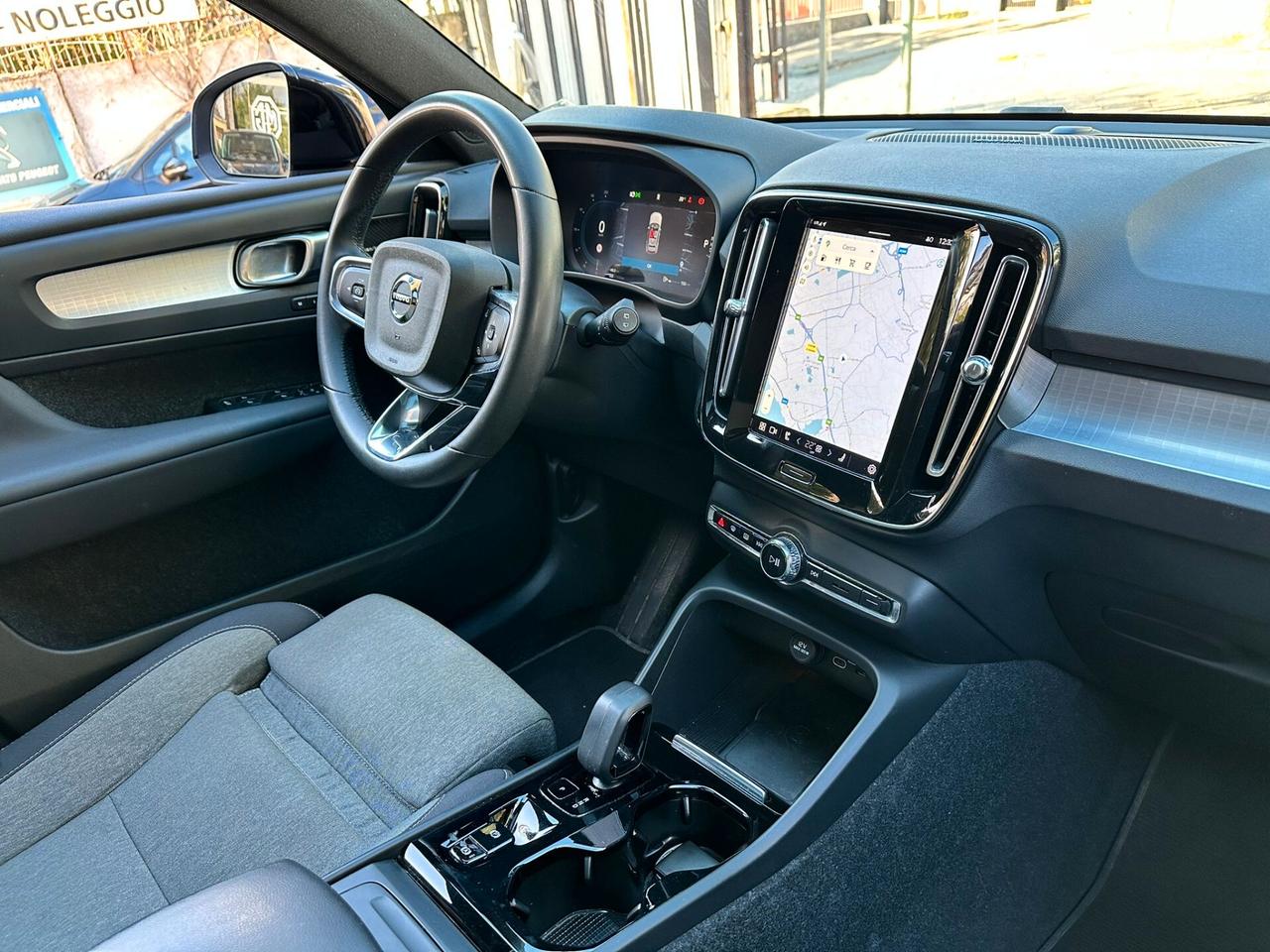 Volvo XC40 B3 automatico Plus Dark