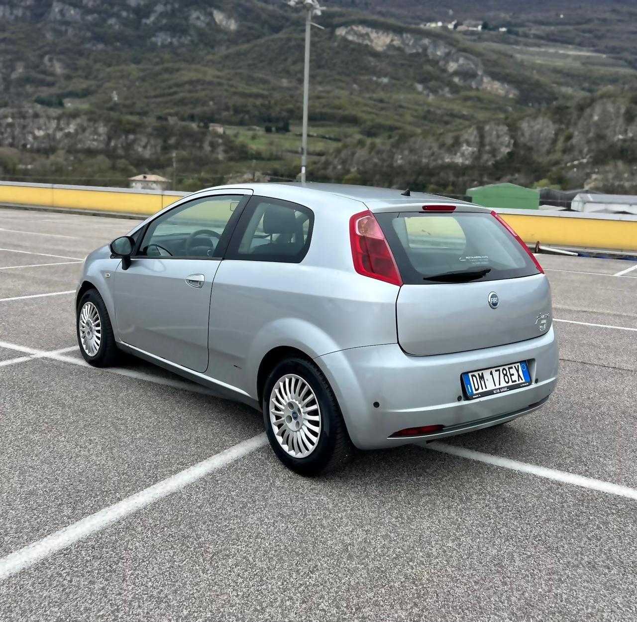 Fiat Grande Punto 1.3 MJT 75 CV Neopatentati