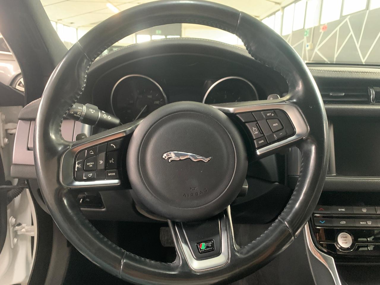 Jaguar XF 2.0 D 180 CV aut. R-Sport