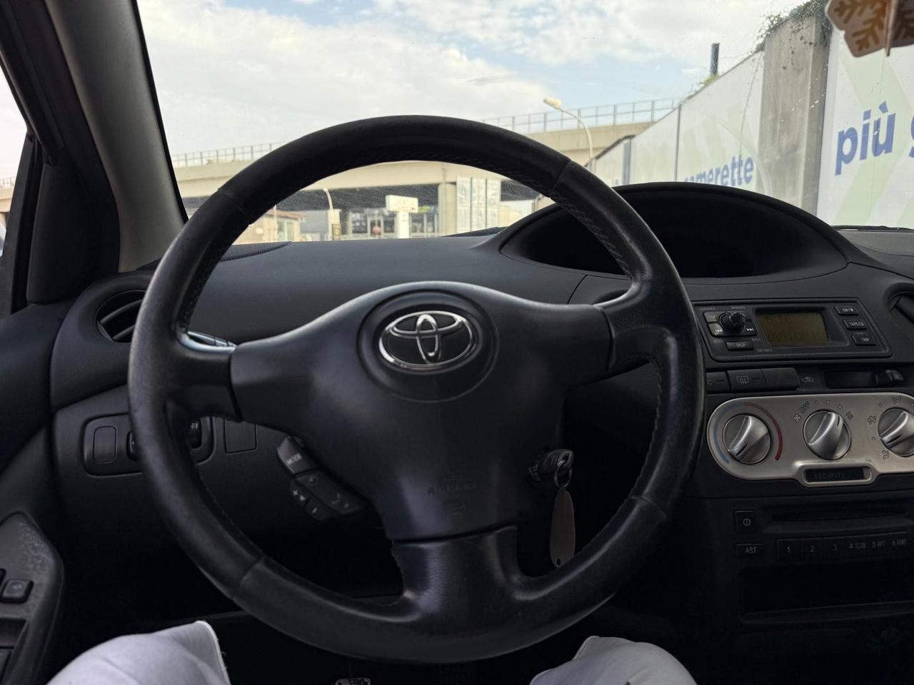 Toyota Yaris 1.4 tdi D-4D cat 5 porte 75cv