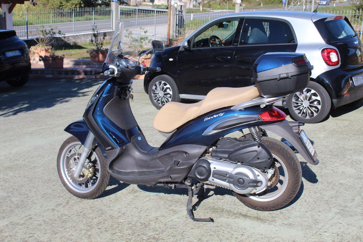 Piaggio - Beverly 400 - i.e.