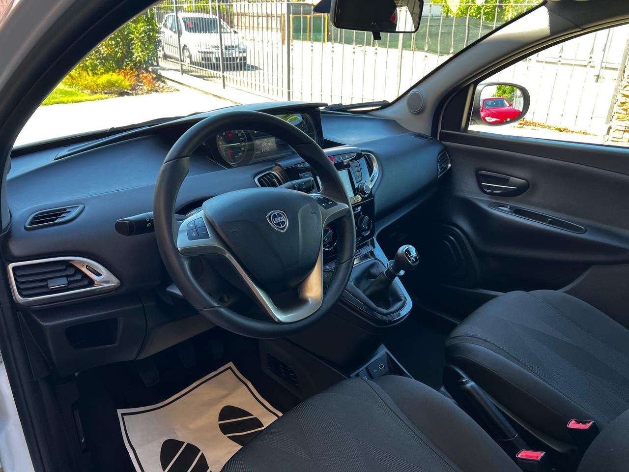 Lancia Ypsilon 1.2 69 CV 5 porte GPL Ecochic Gold CINGHIA APPENA FATTA