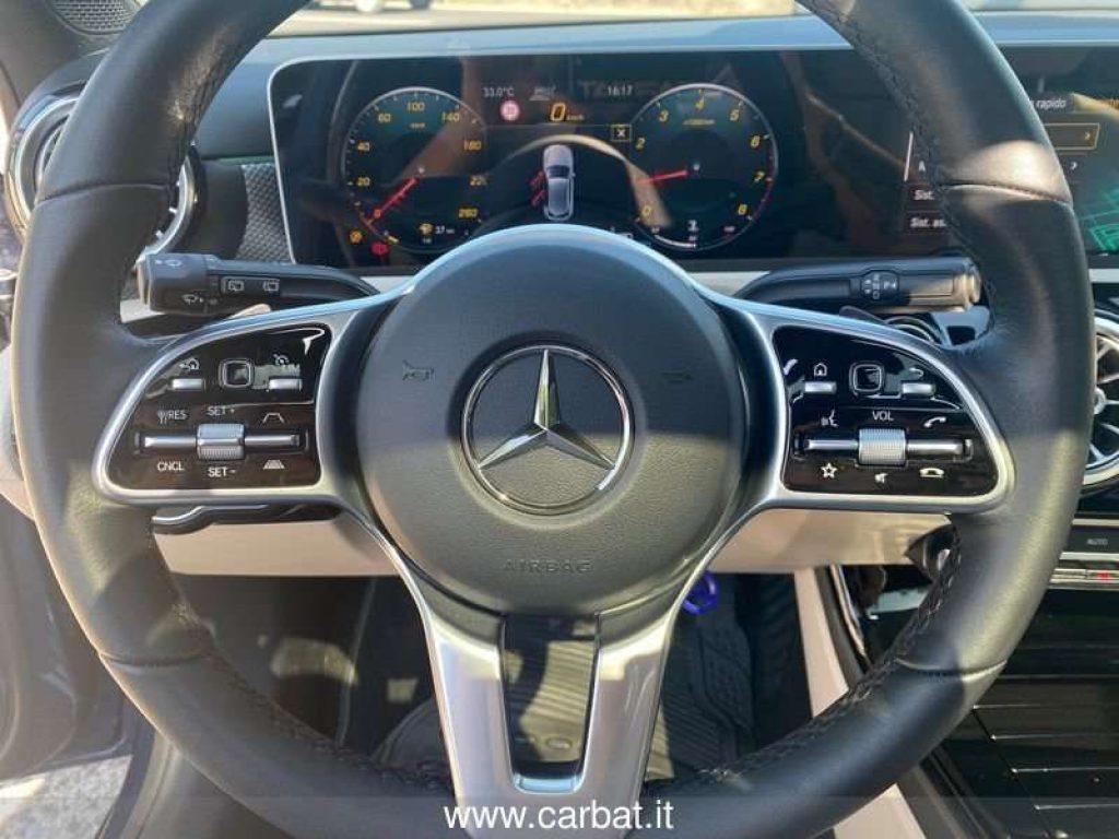 Mercedes-Benz A 180 A 180 Automatic Premium +