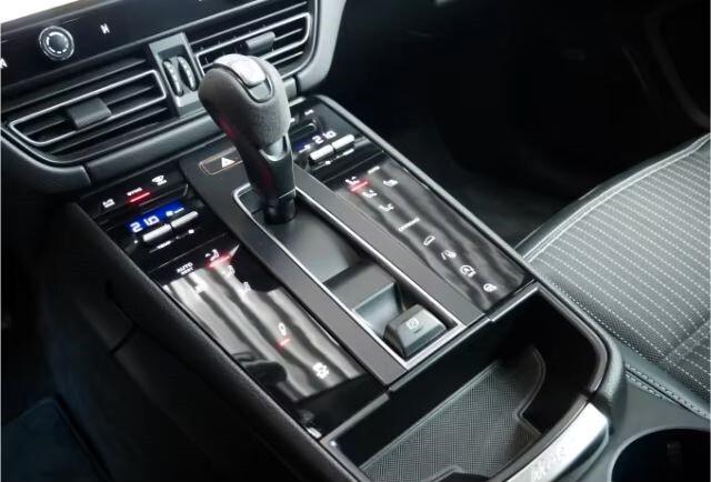 Porsche Macan 2.0 T