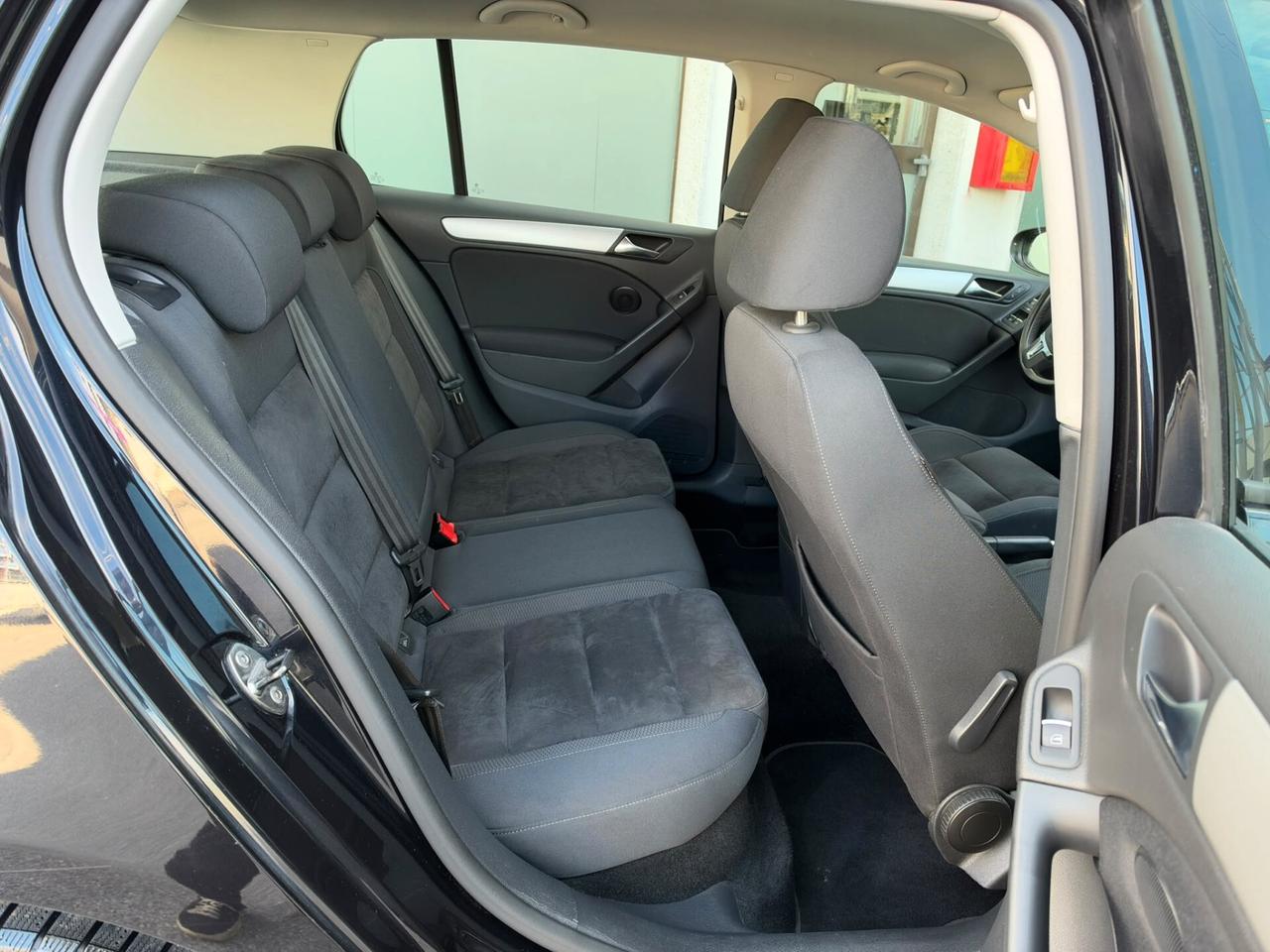 Volkswagen Golf 1.6 Highline