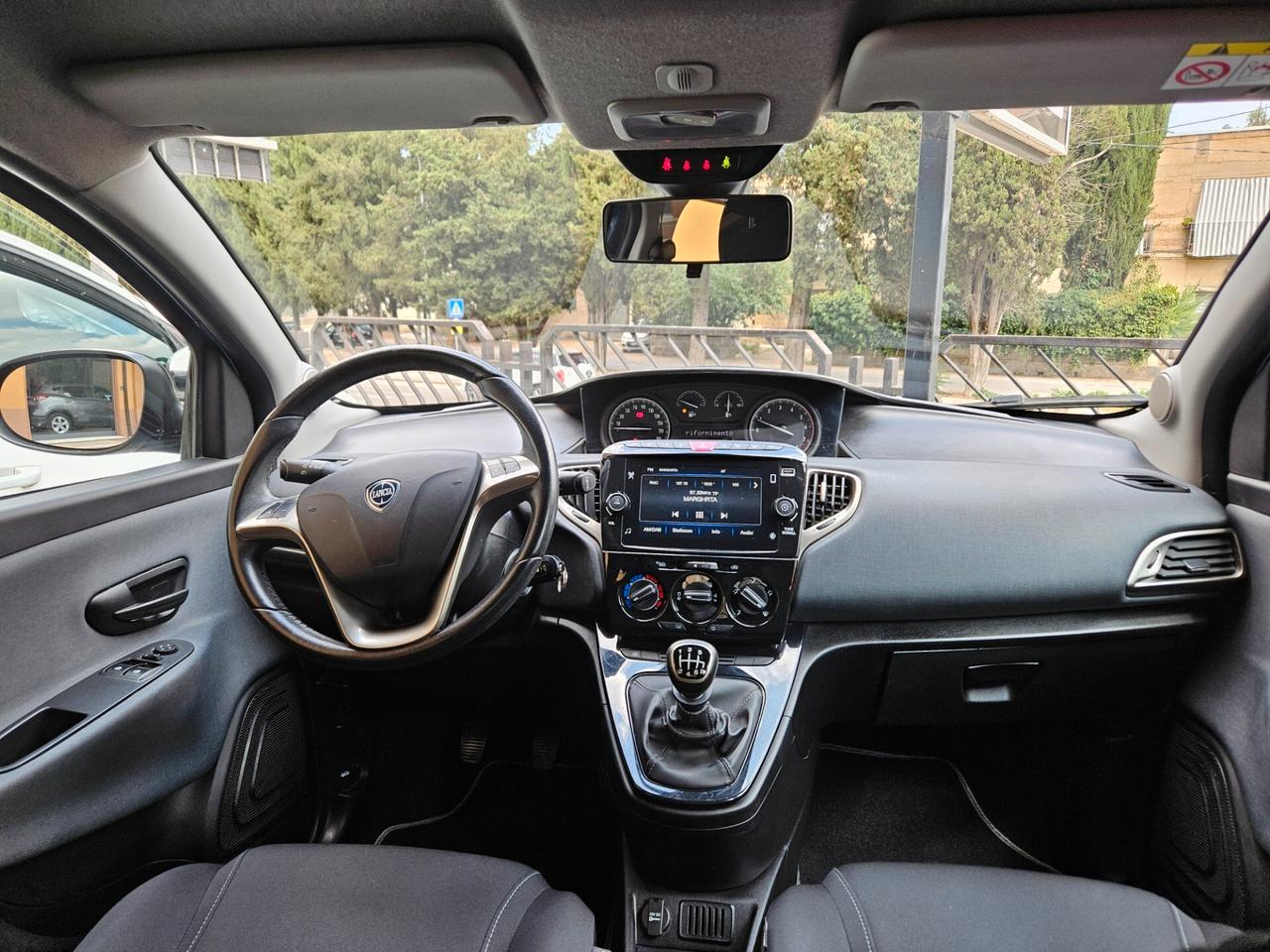 LANCIA YPSILON 1000 GOLD CHILOMERI CERTIFICATI