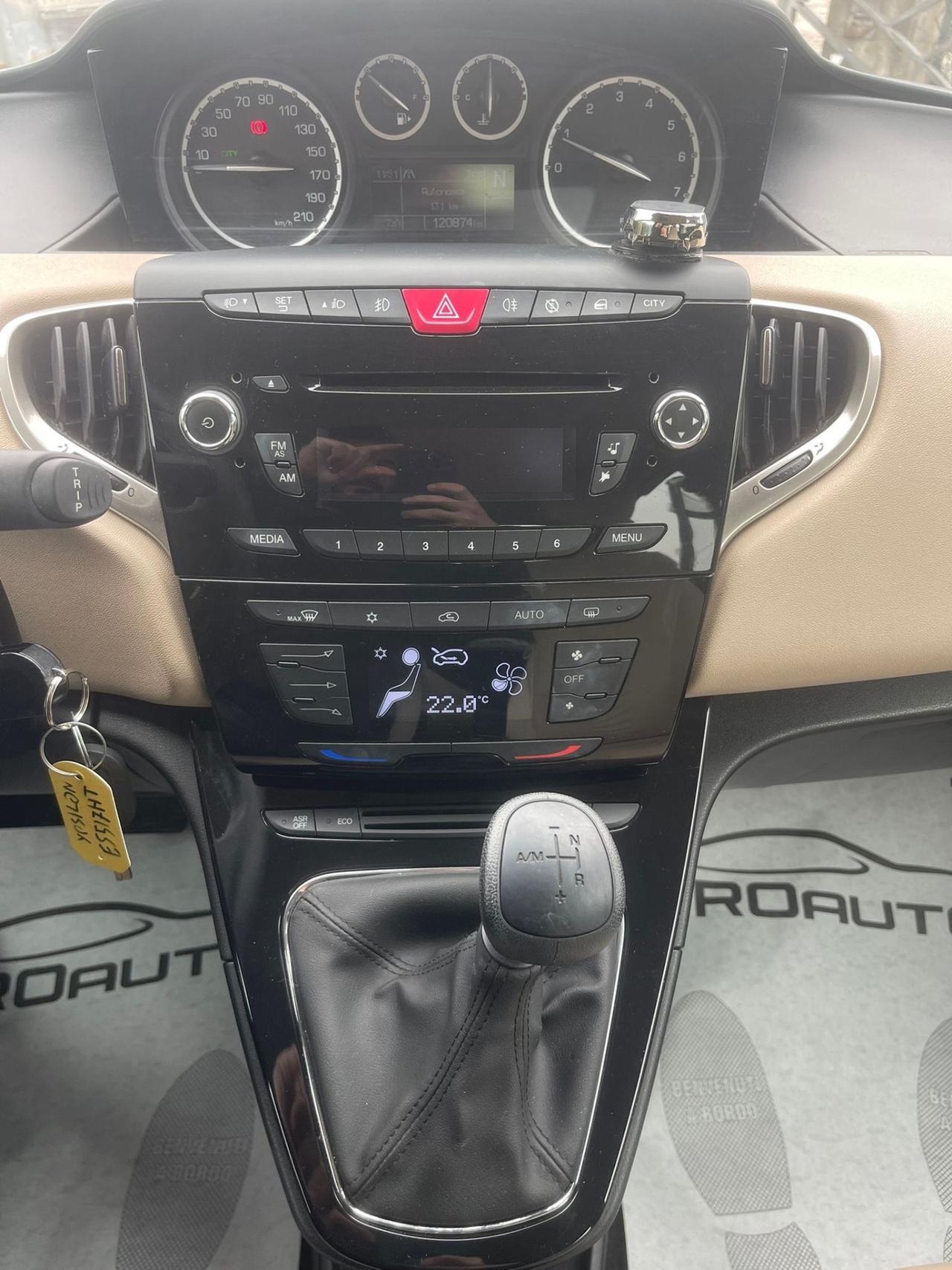 Lancia Ypsilon 0.9 TwinAir 85 CV 5 porte S&S DFN Platinum