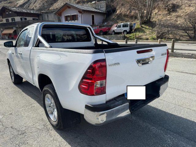 TOYOTA Hilux 2.4 D-4D 4WD 2 porte Extra Cab Lounge