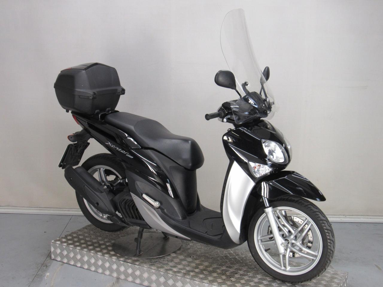 Yamaha Xenter 125 RUOTA ALTA PEDANA PIATTA