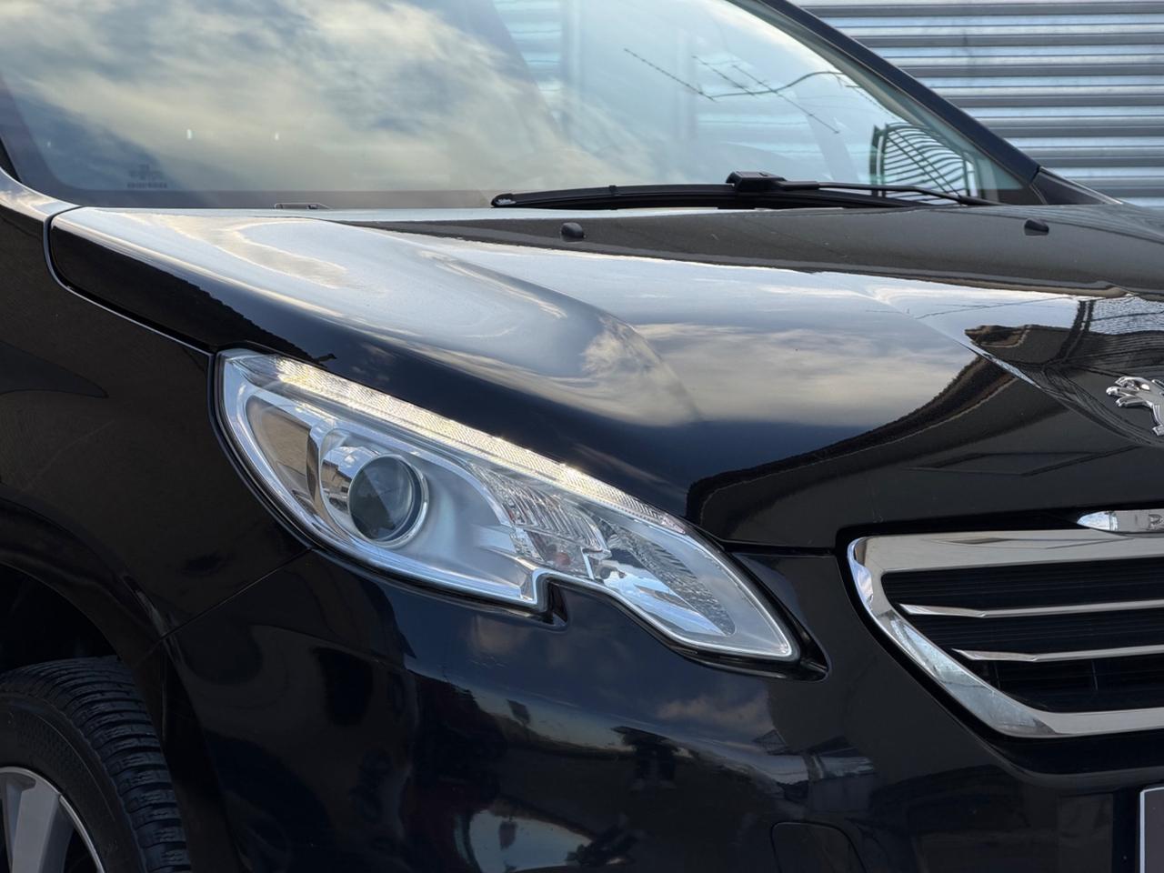 Peugeot 2008 1.6 e-HDi 92CV Allure - CAMBIO AUTOMATICO