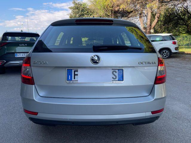 SKODA Octavia SW 1.6 TDI 115CV DSG NAVIGATORE SENSORI PARCHEGGIO