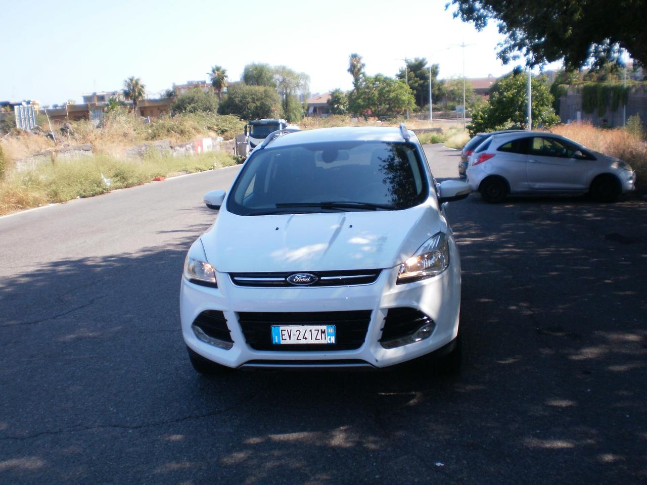 Ford Kuga 2.0 TDCI 140 CV 4WD Titanium