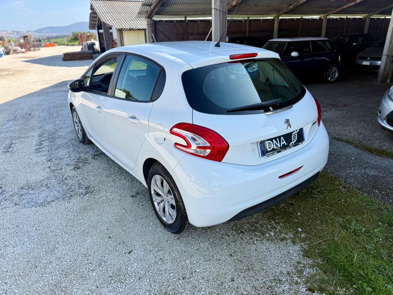 Peugeot 208 1.2 benzina 70 milaKM Neopatentati
