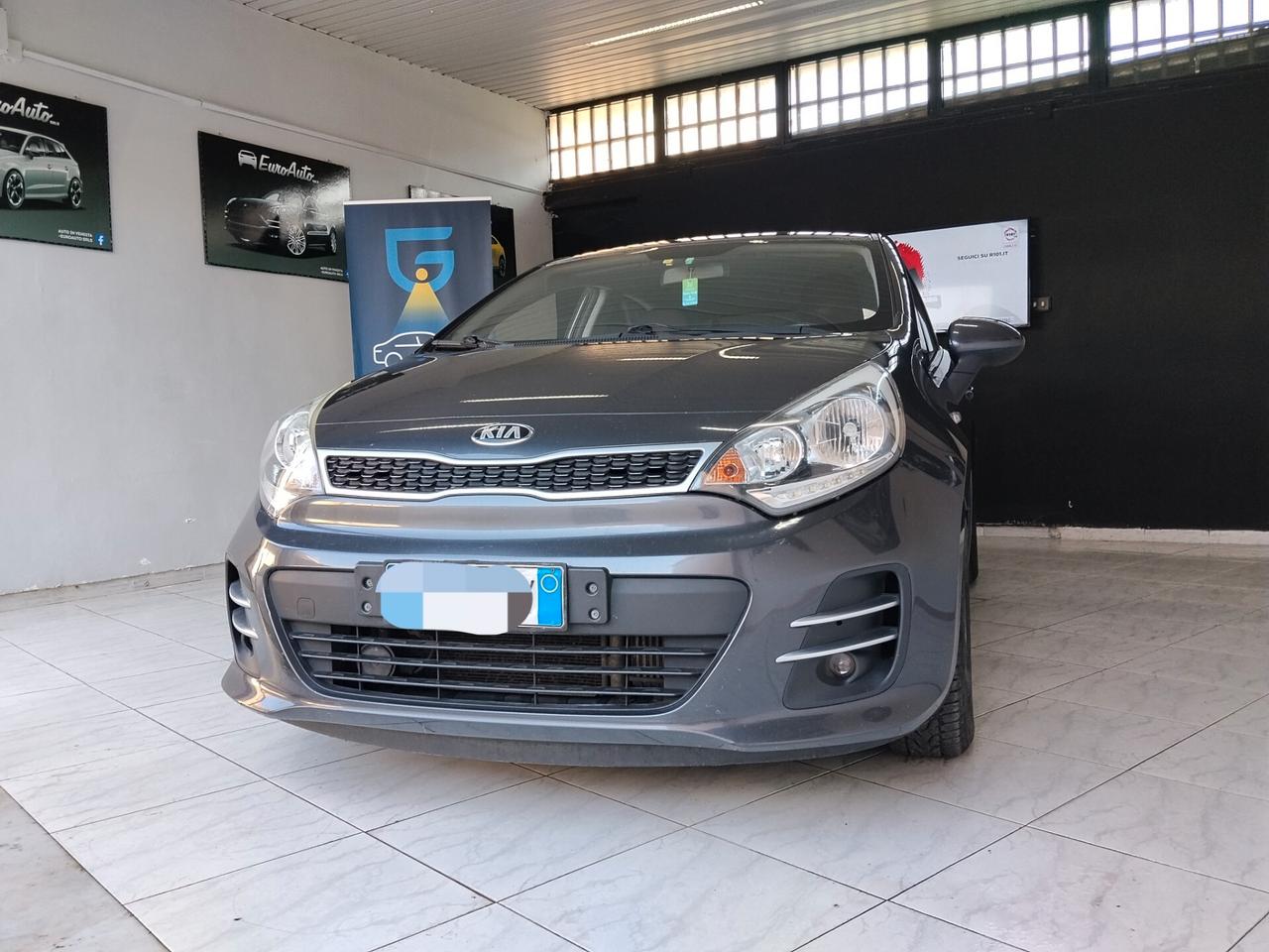 Kia Rio 1.1 diesel 2015 CON GARANZIA