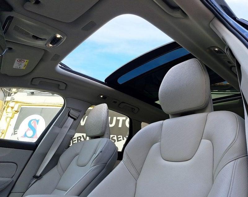 Volvo XC60 B4 AWD Geartronic Momentum