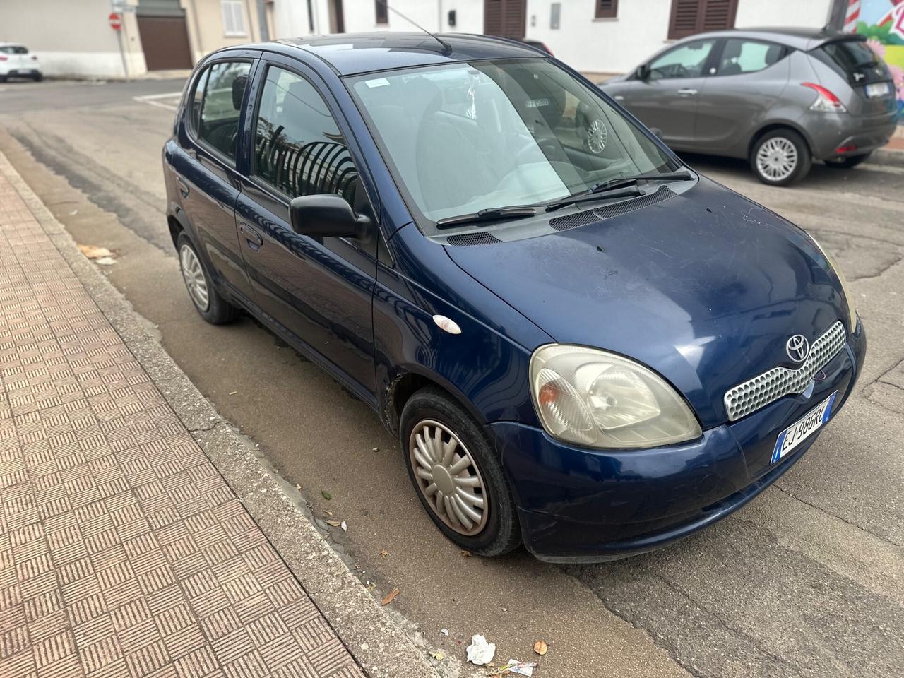 Toyota Yaris 1.0i 4 cilindri