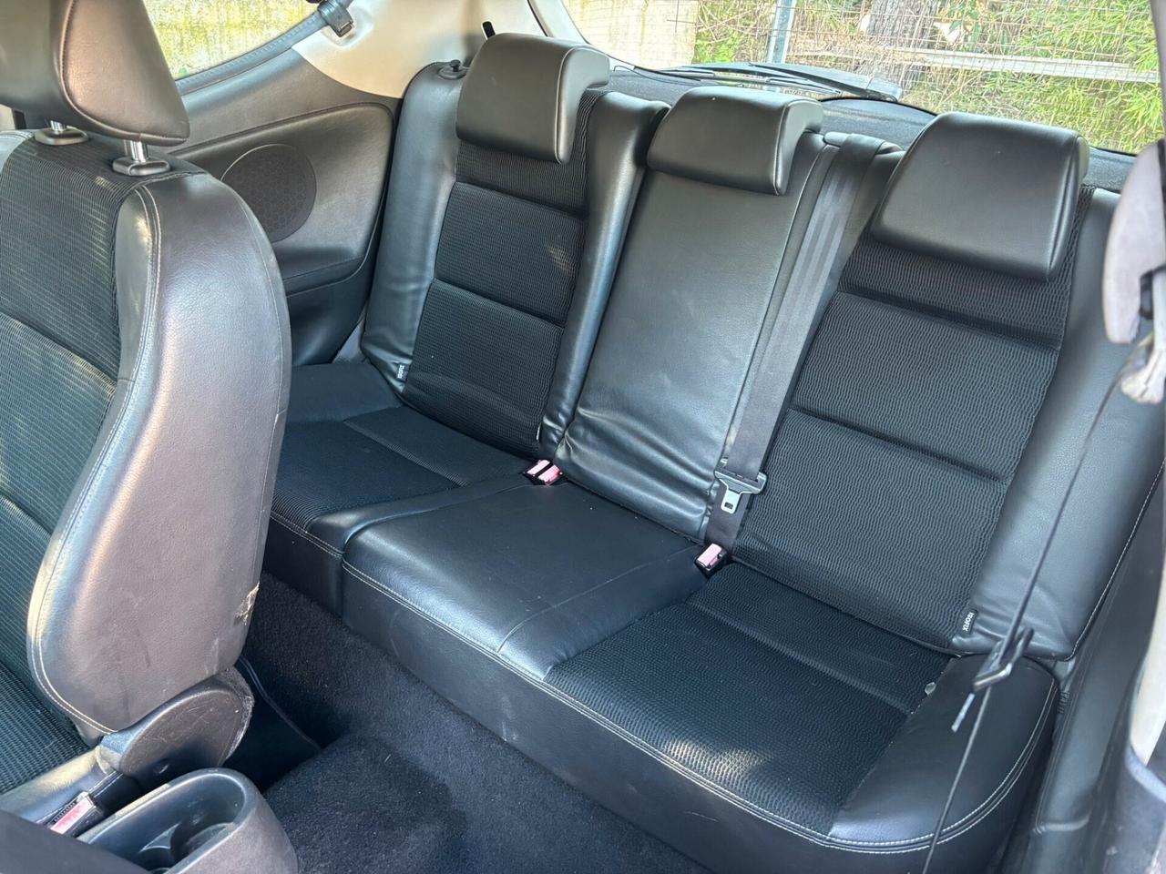 PEUGEOT 207 1.6 HDi 112CV Allure - 2011