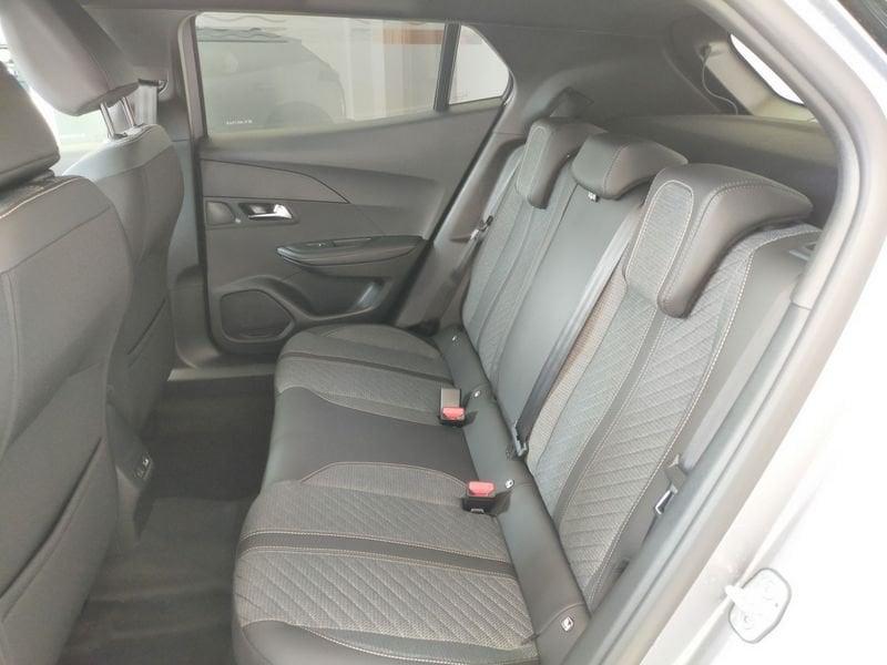 Peugeot 2008 Hybrid 136 e-DCS6 Allure + Vision & Drive KM0