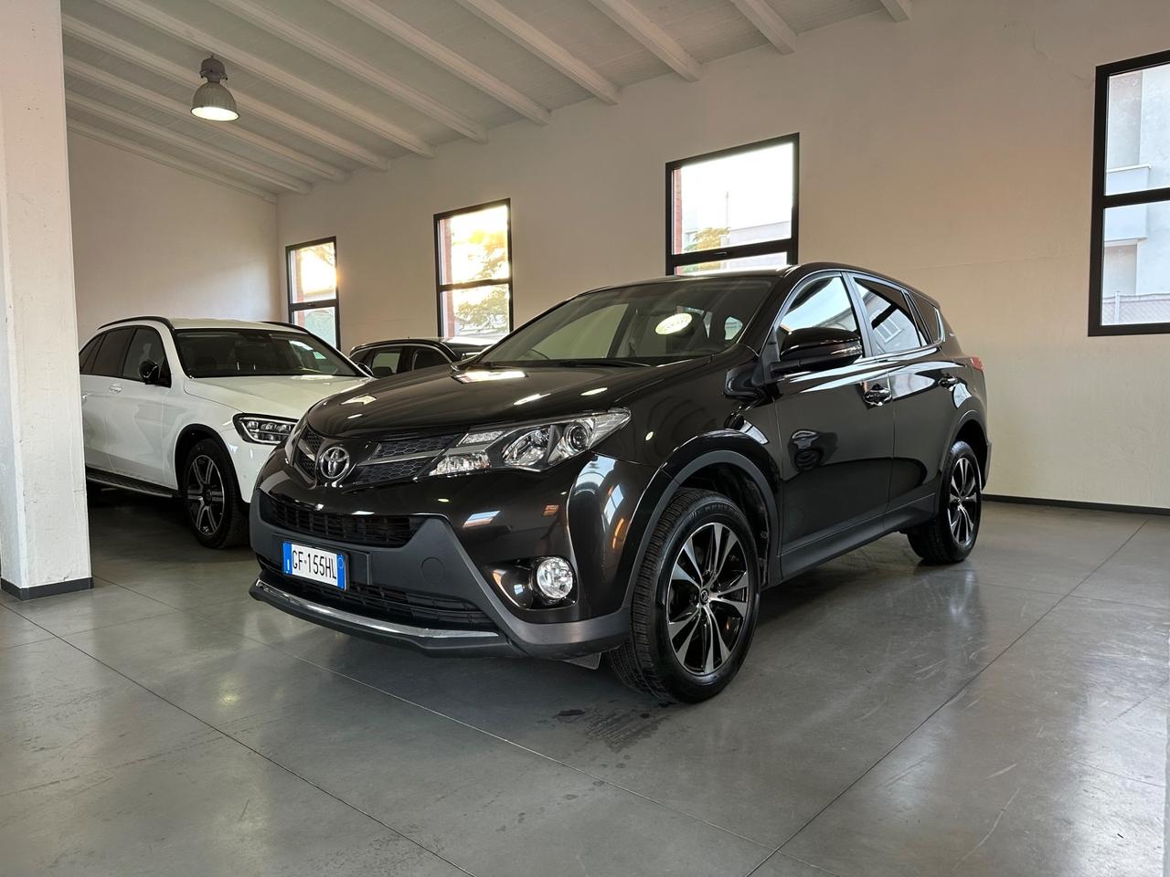 Toyota RAV 4 RAV4 2.0 D-4D 4WD Lounge White Ed.