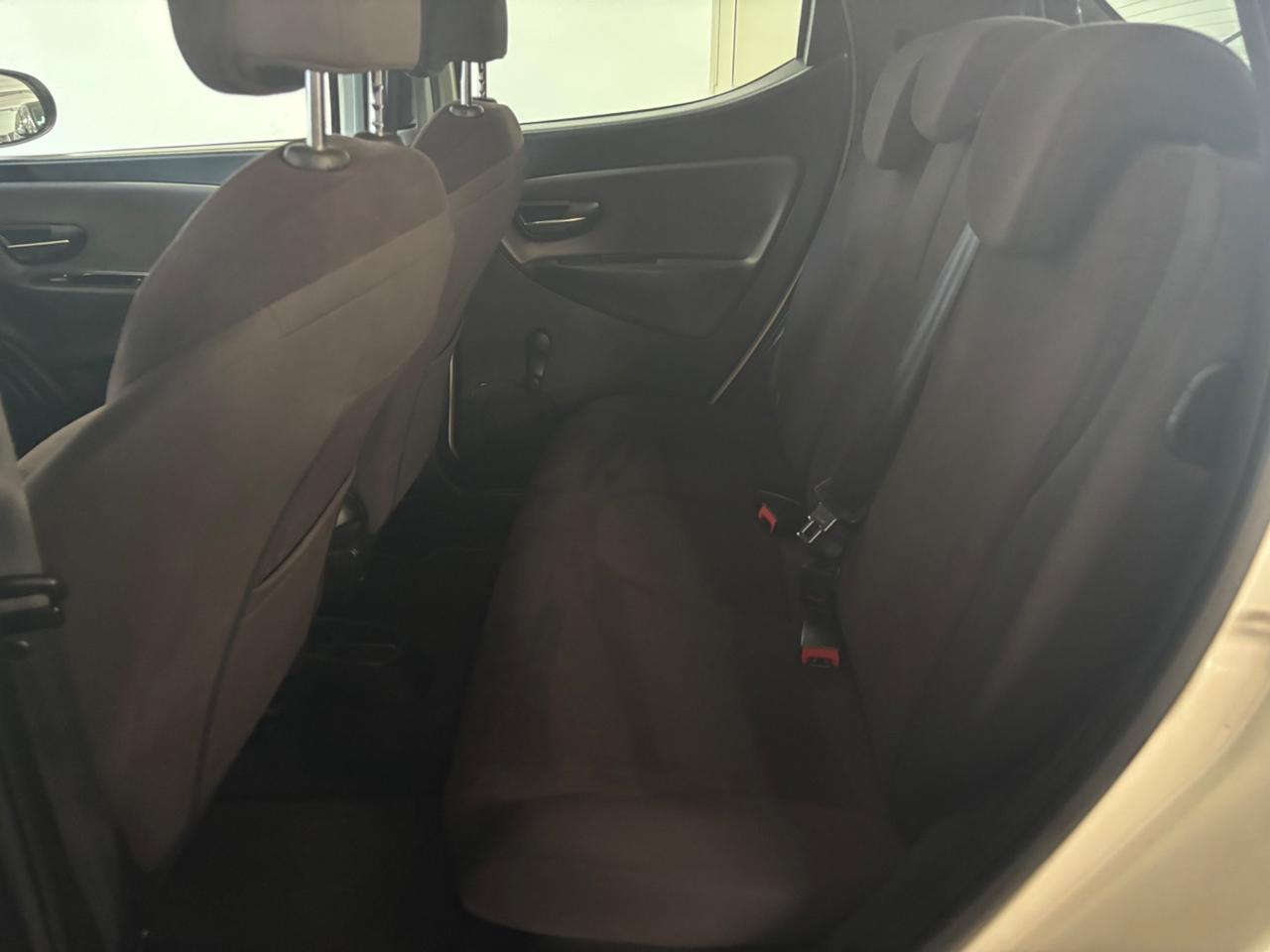 Lancia Ypsilon 1.2 BENZINA 69 CV Platinum |OK NEOPATENTATI |