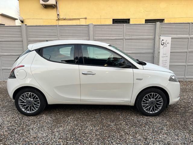 Lancia Ypsilon 1.2 69 CV 5 porte S&S Platinum