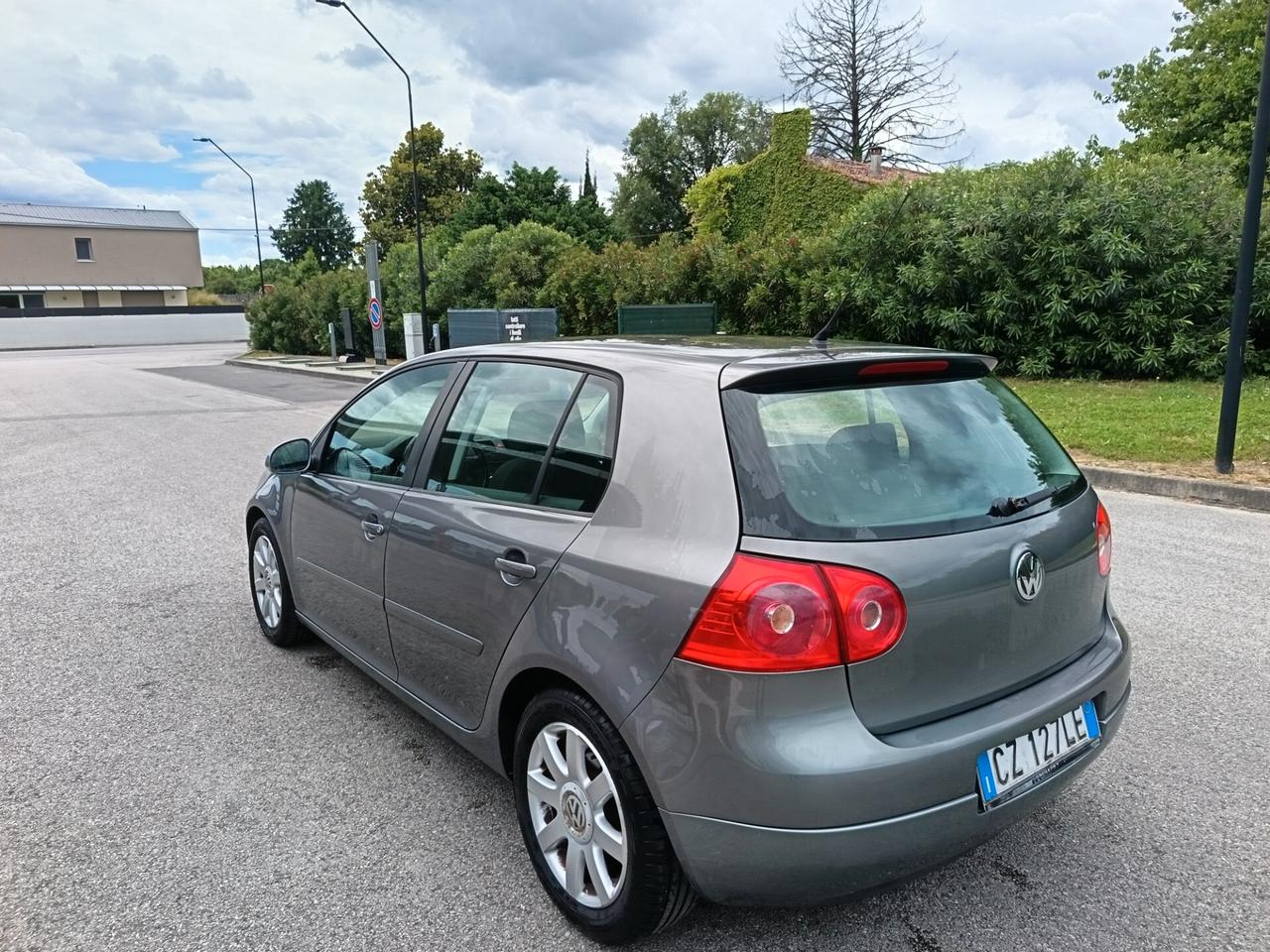 Volkswagen Golf 1.6 16V FSI 2006 ok neo patente