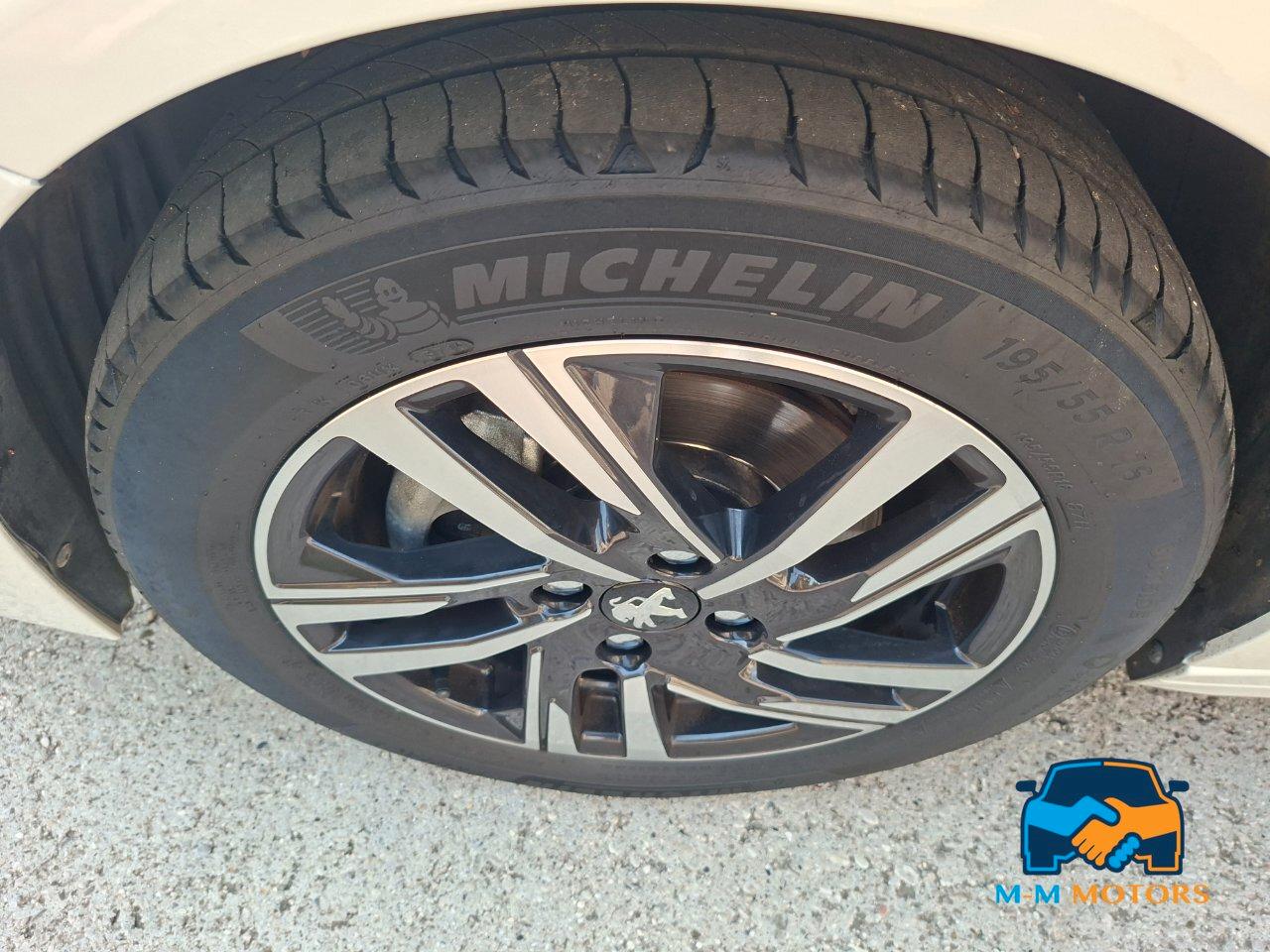 Peugeot 208 5 Porte 208 1.5 bluehdi Allure unico proprietario