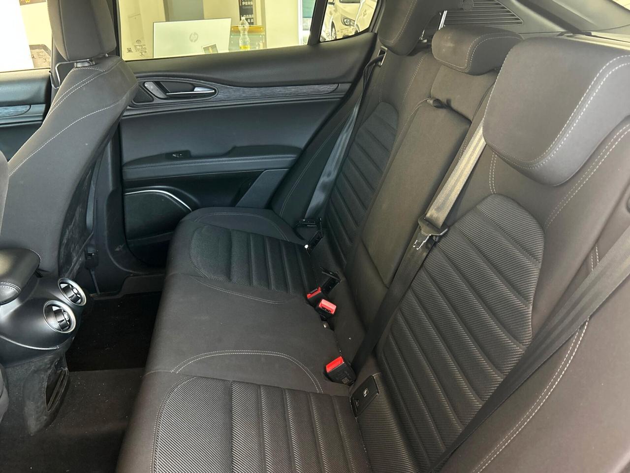 Alfa Romeo Stelvio 2.2 Turbodiesel 160 CV AT8 RWD Business