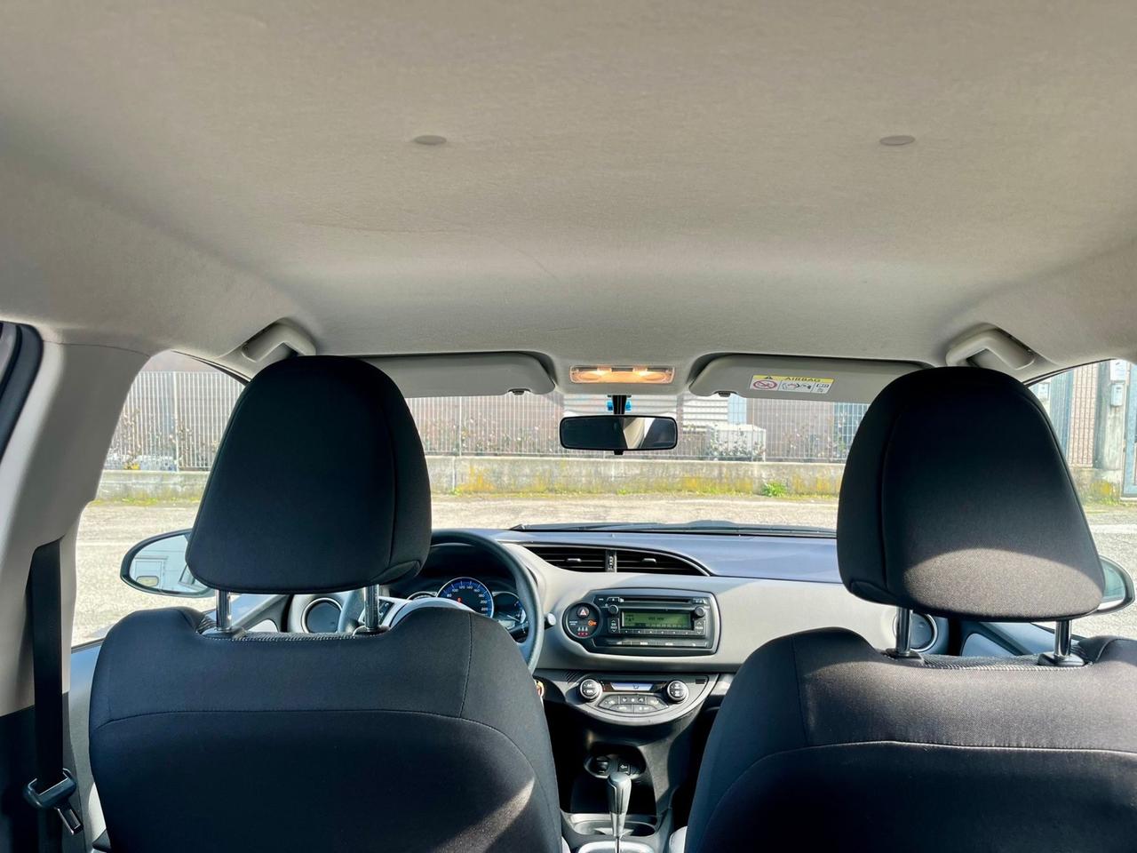 Toyota Yaris 1.5h 2015 61.000km pari al nuovo