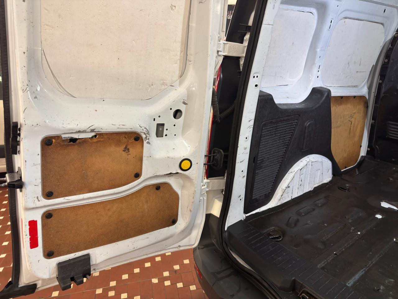 Ford Tourneo Connect 1.5 TDCi 120 CV Titanium - CAMBIO AUTOMATICO