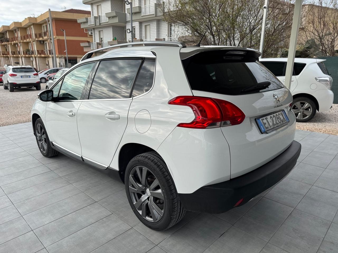 Peugeot 2008 1.6 e-HDi 92 CV Allure Tetto pan