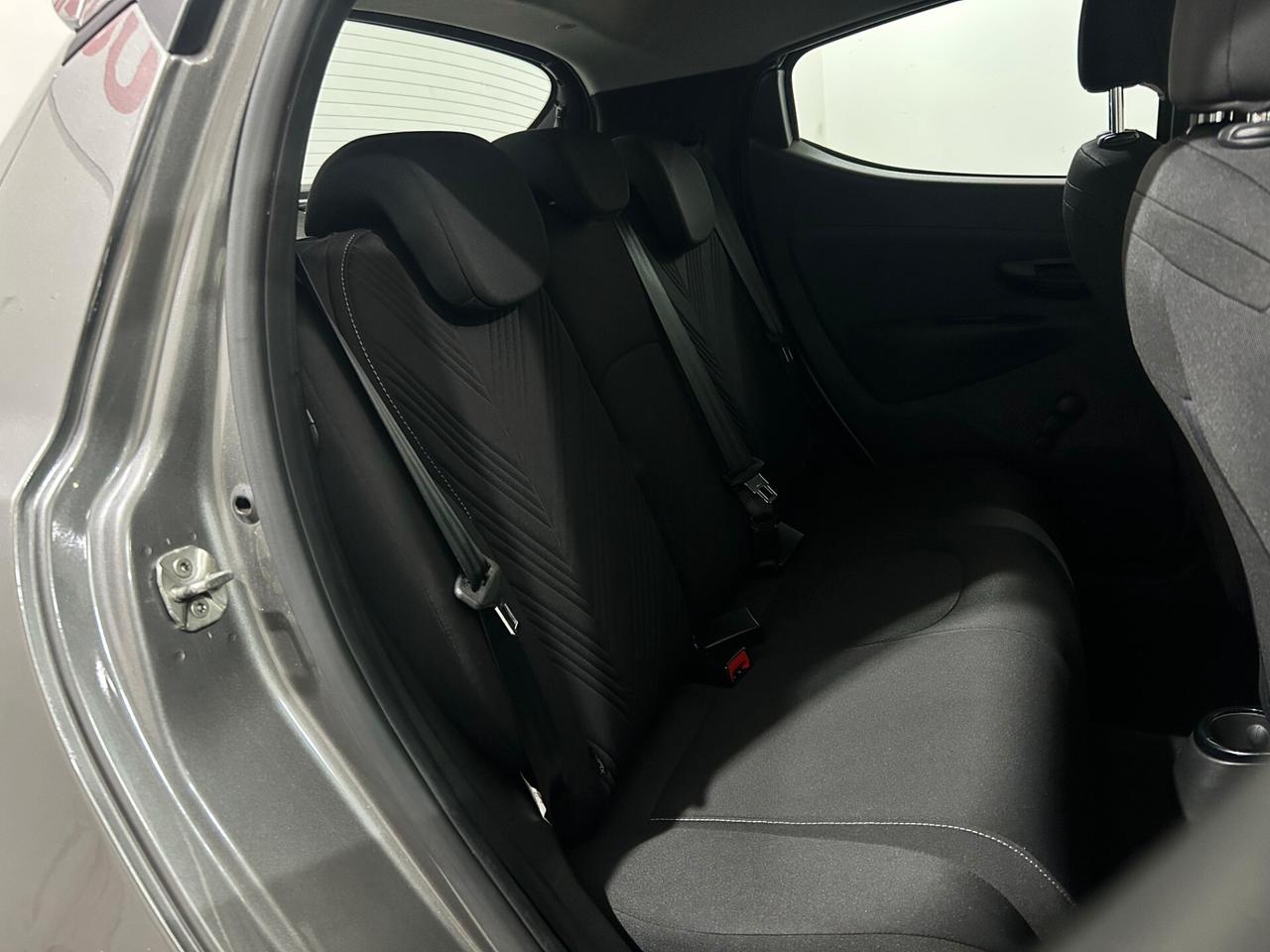 Lancia Ypsilon 1.0 FireFly 5 porte S&S Hybrid Silver Plus