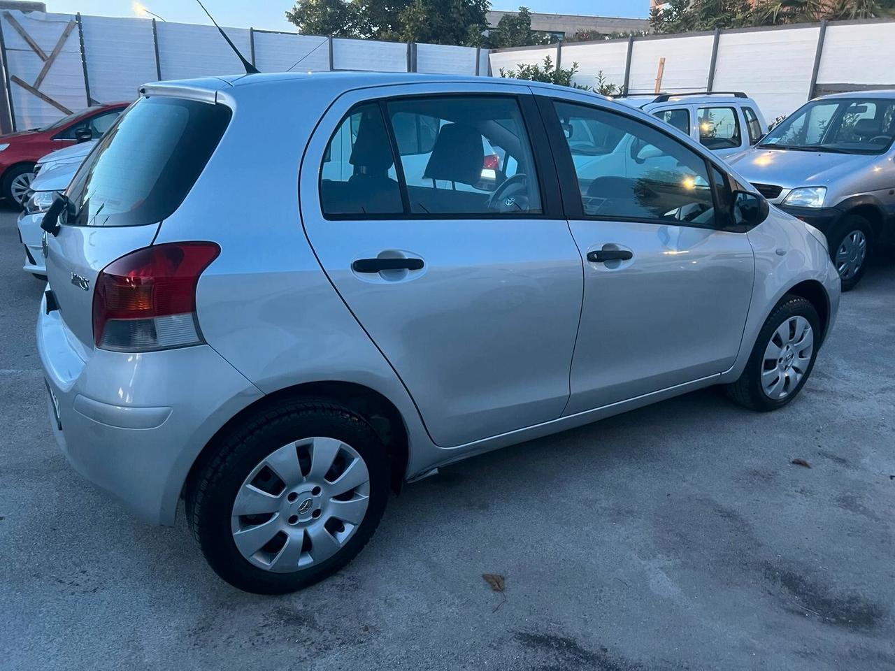 Toyota Yaris 1.0 5 porte PERFETTA - 2010