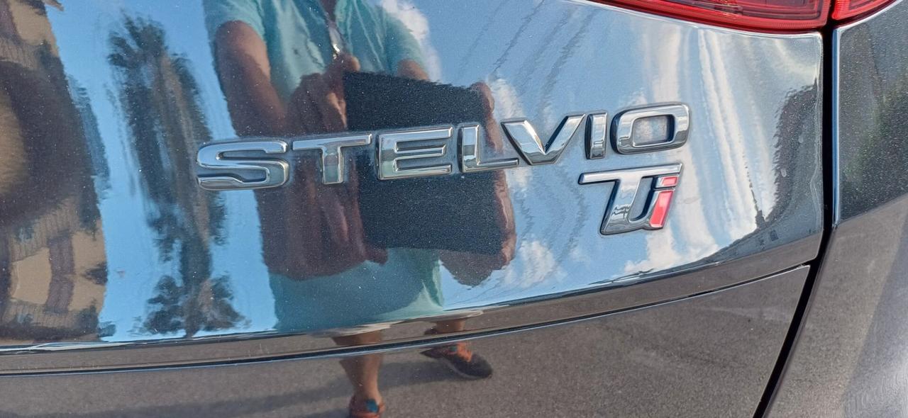 Alfa Romeo Stelvio 2.2 210 CV Q4 Veloce Tì
