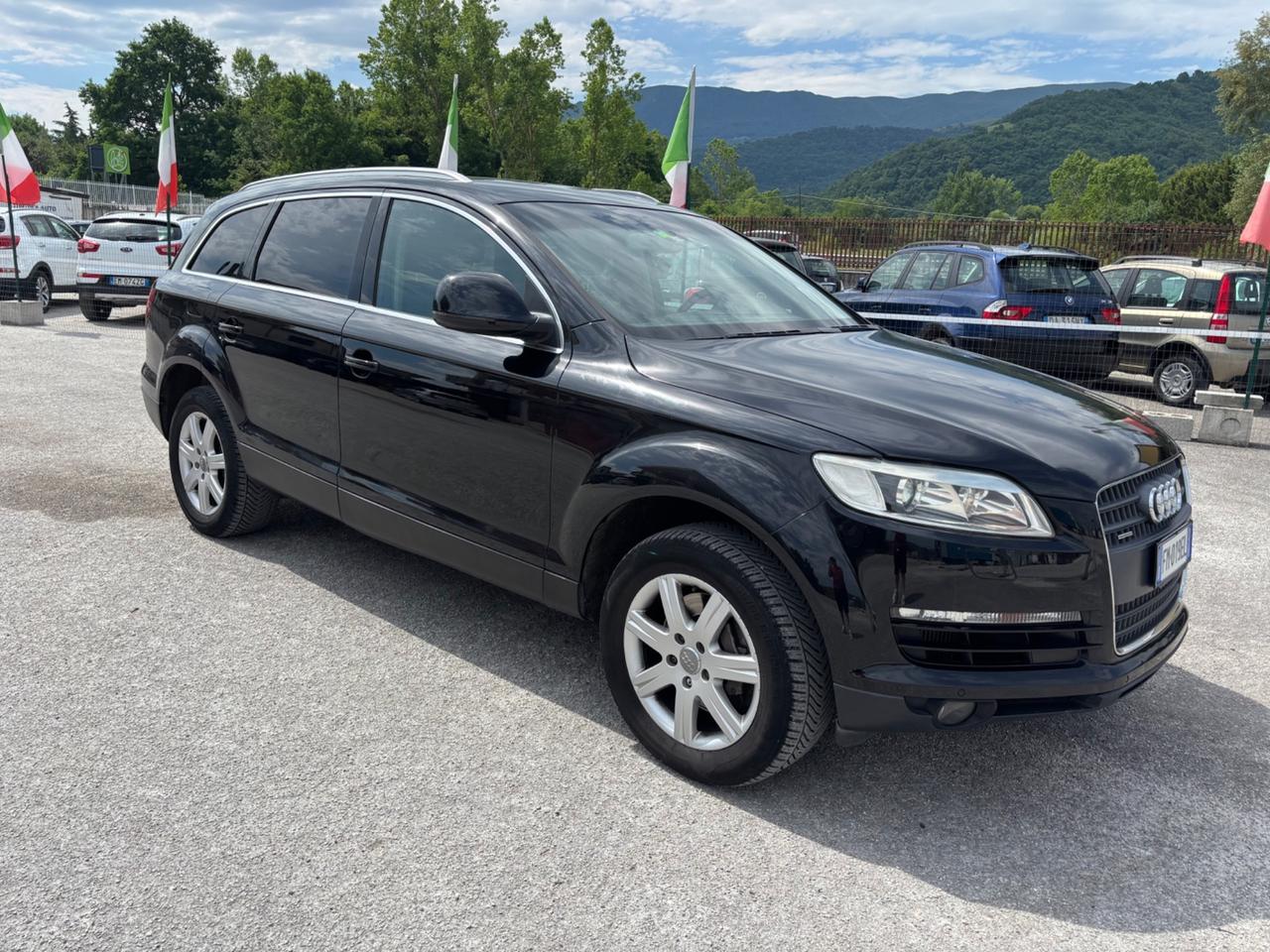 Audi Q7 3.0 V6 TDI 233CV quattro tiptronic