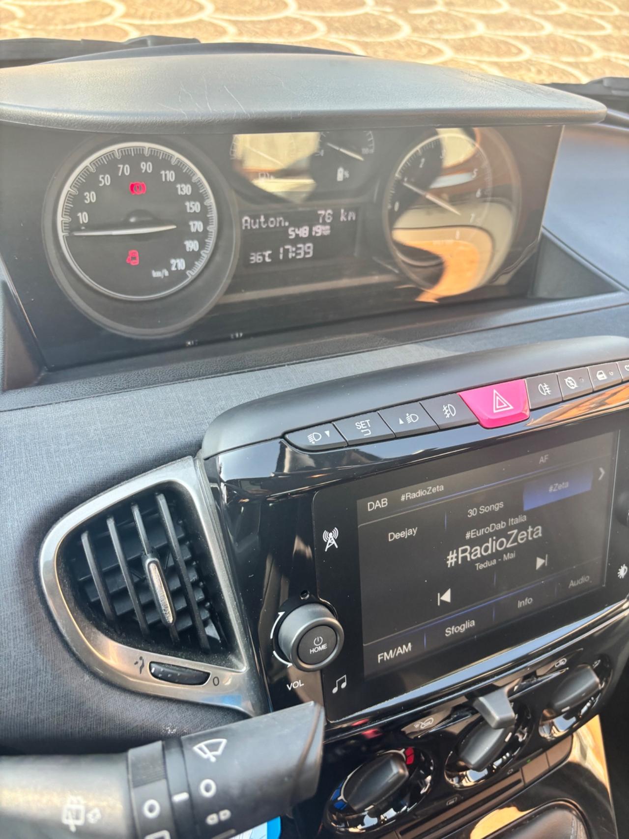 Lancia Ypsilon 1.0 FireFly 5 porte S&S Hybrid Ecochic Gold