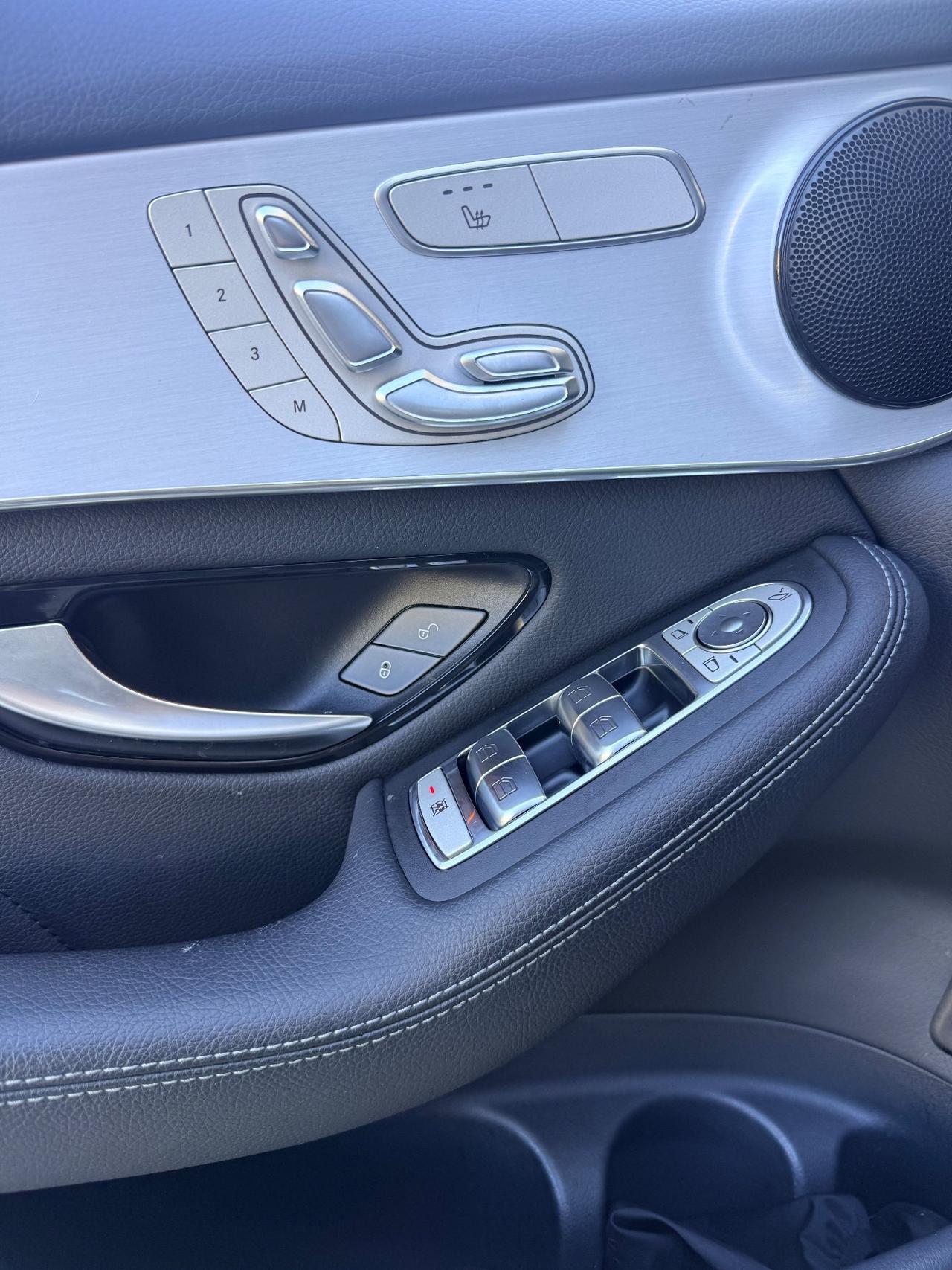 Mercedes-benz GLC 300 Coupe 300d Premium Plus 4matic NAVI,TELECAMERA,APPLE CARPLAY,VIRTUAL COCKPIT,AZIENDALE