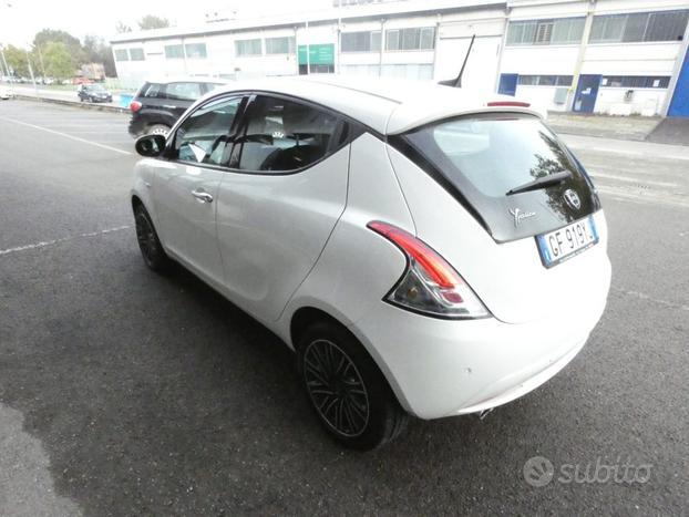 LANCIA Ypsilon 1.0 FireFly 5 porte S&S Hybrid Ec