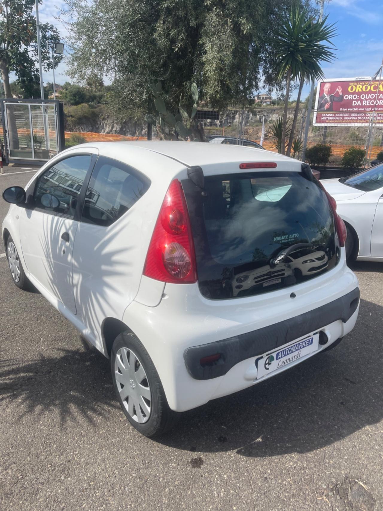 Peugeot 107 e Toyota Aygo vari colori