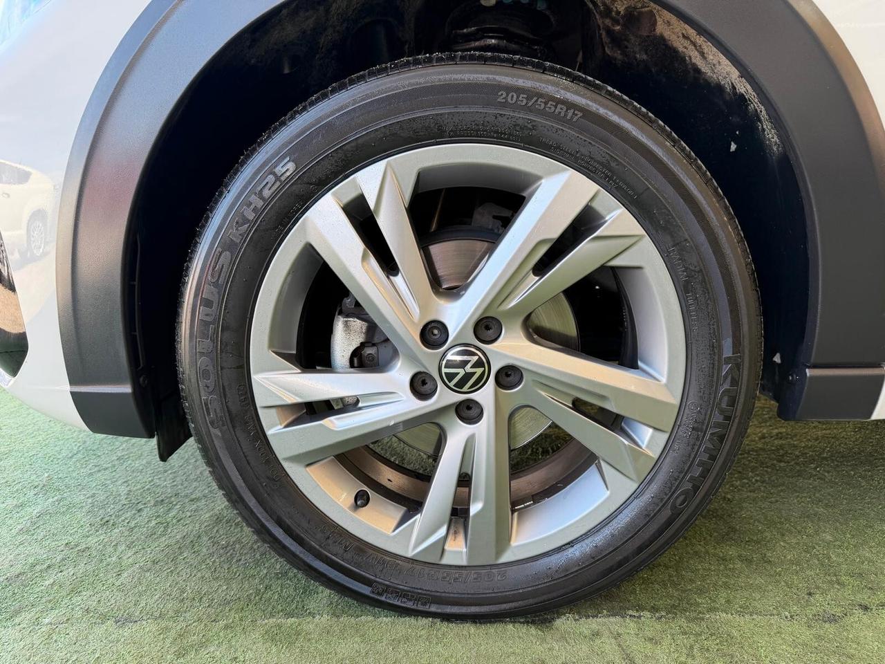 VOLKSWAGEN TAIGO 1.0 BENZINA 110CV AUTOMATICA